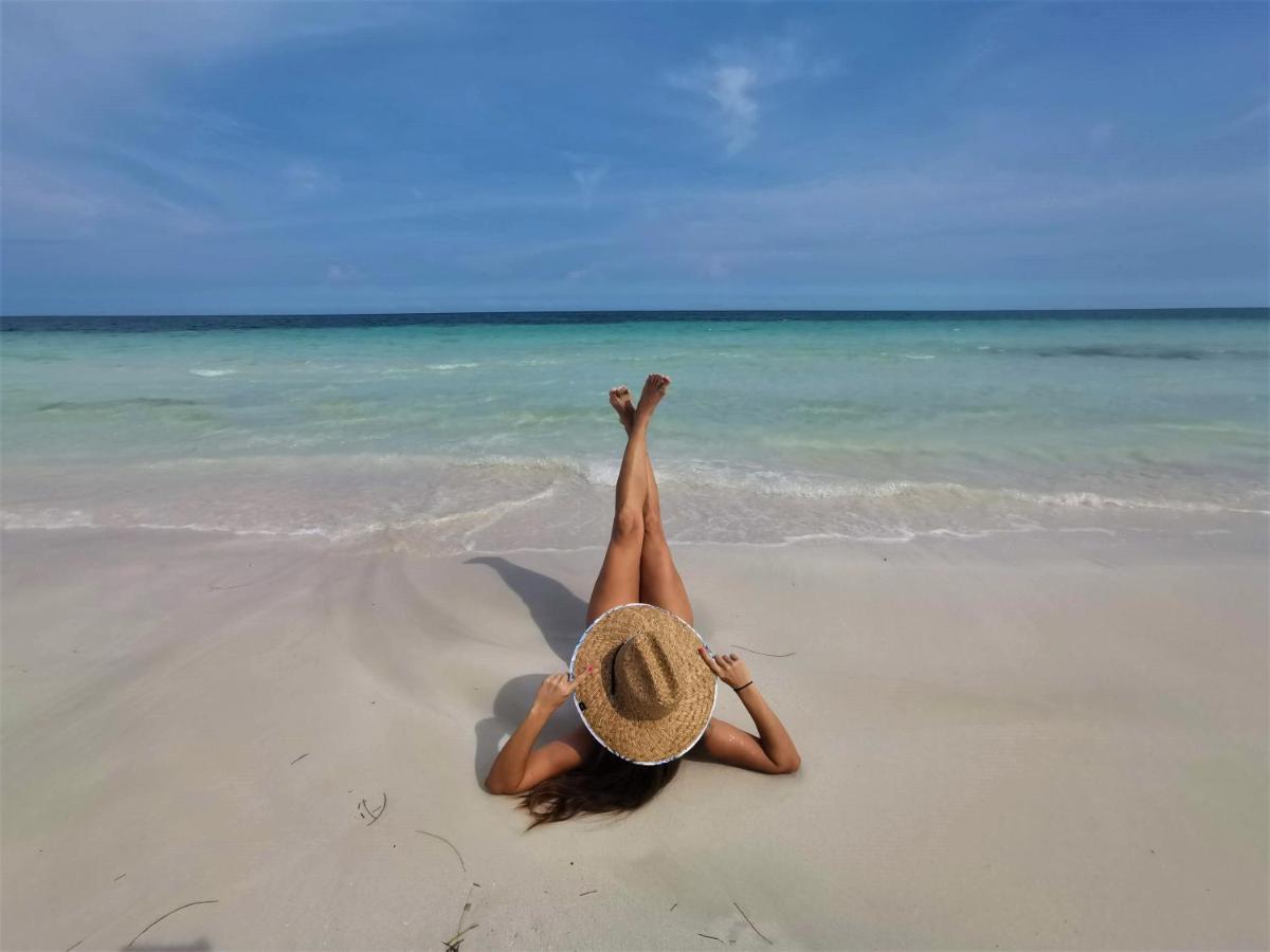 Casa Hayhu Hotel Mahahual Bagian luar foto